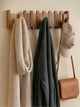 Klaviergarderobe aus Holz - HarmonyCoat