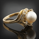 Elegant Ring with Pearl and Diamond Gold